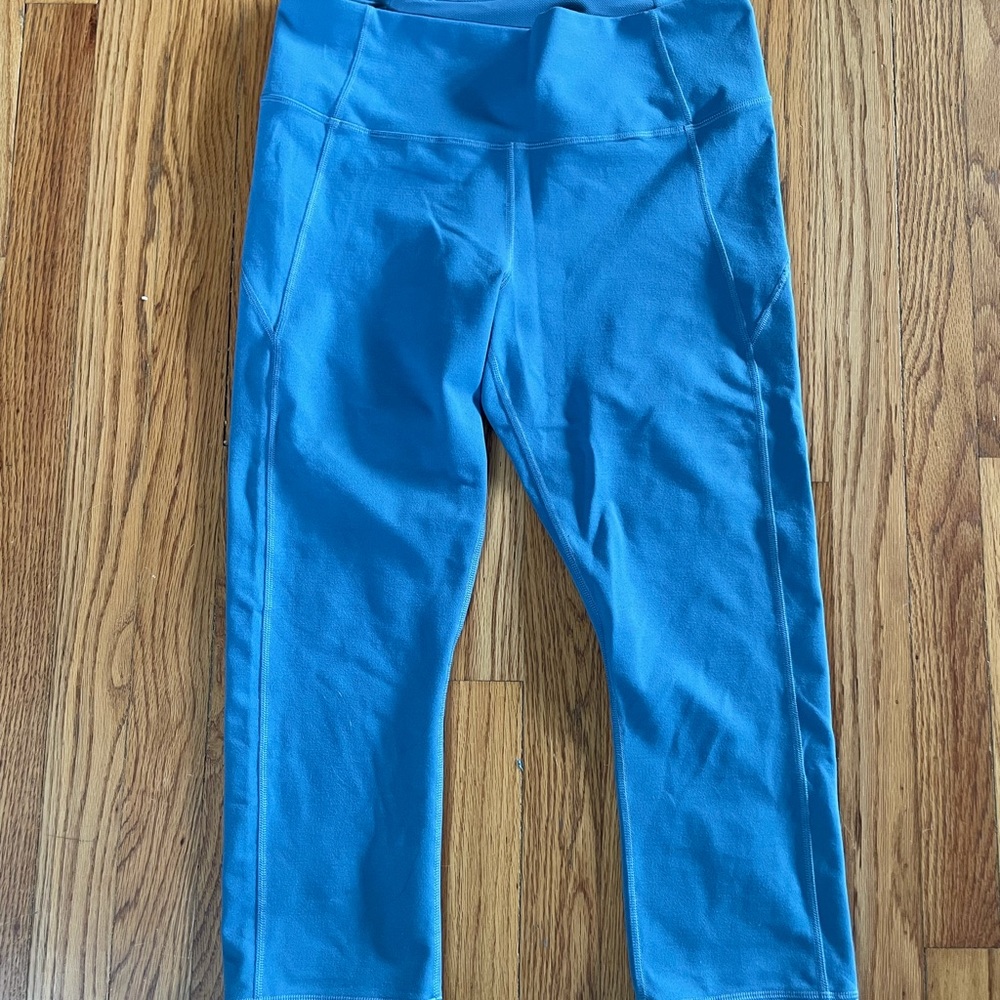 Cropped athletic leggings